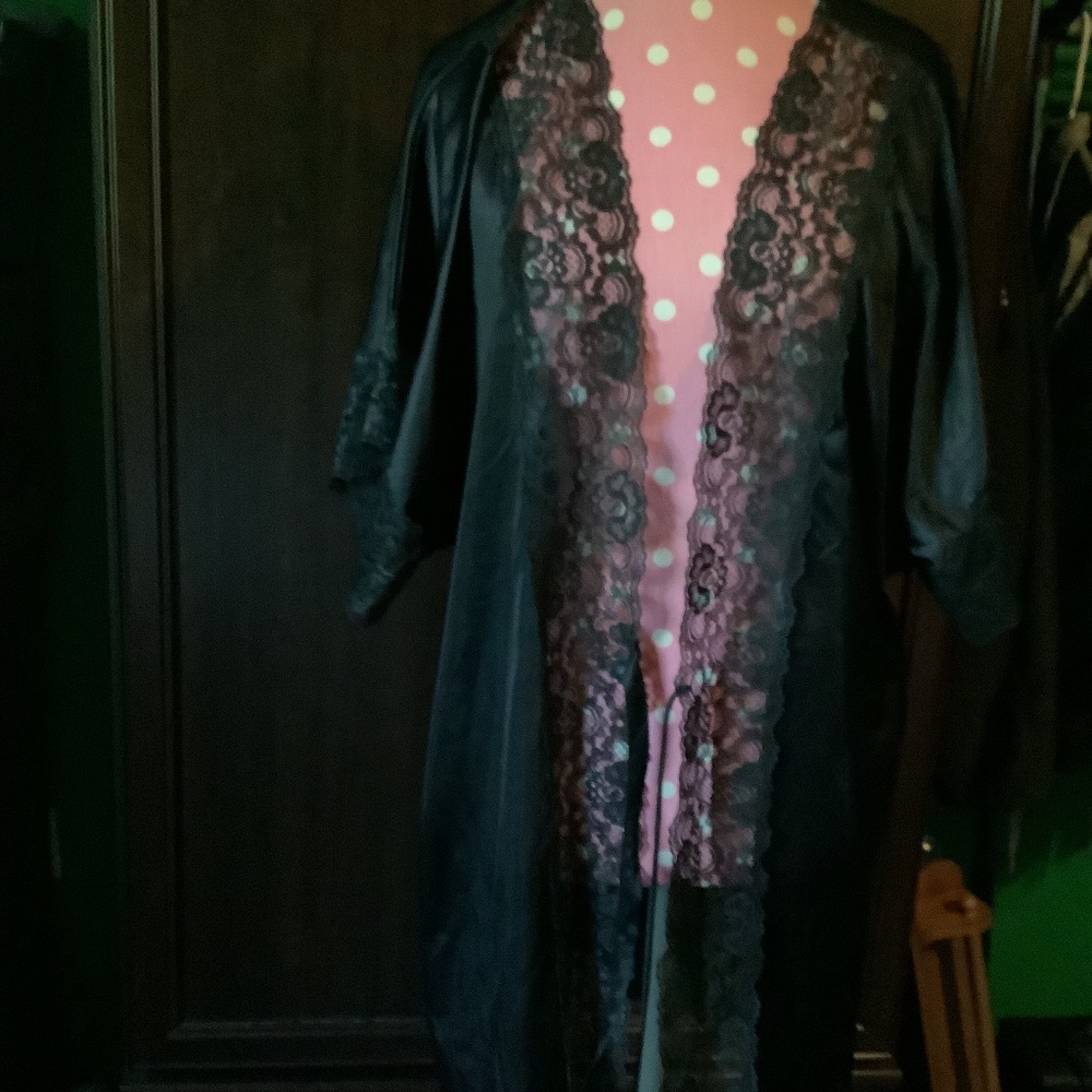 Women’s Avon Black Lacy Negligee/Robe Size L - Picture 14 of 15